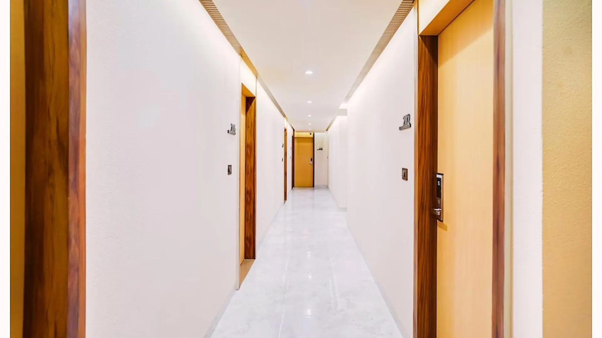 Hotel City Inn Near Cantt Road & Varanasi Railway Station 1600M - Kashi Vishwanath Temple 3Km, A Boutique Hotel